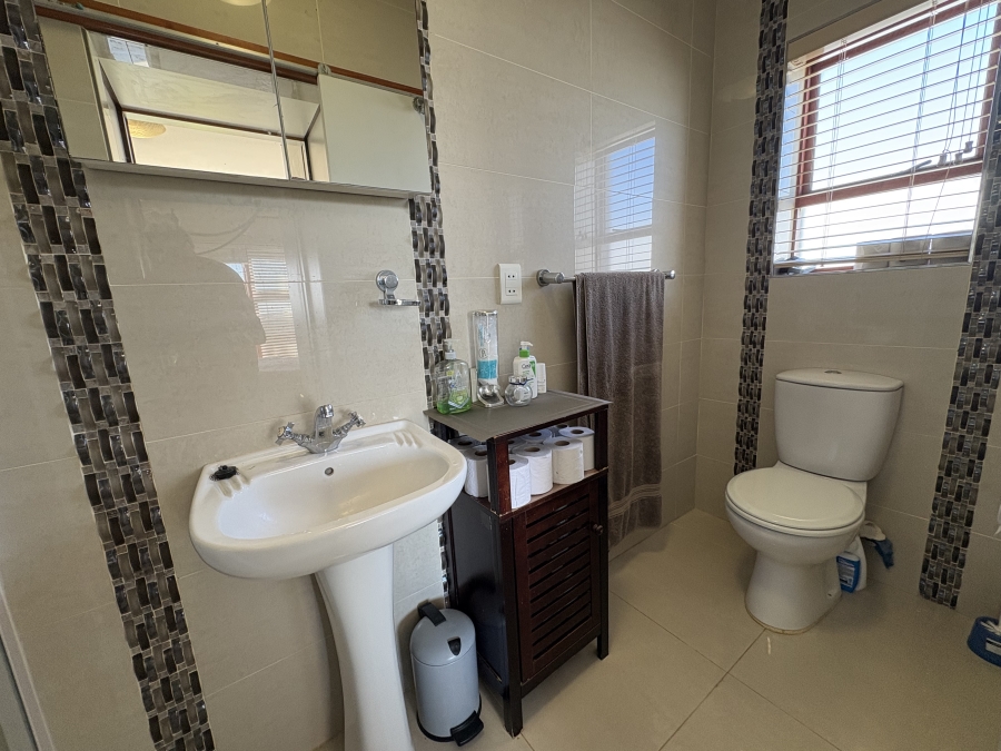 4 Bedroom Property for Sale in Yzerfontein Western Cape